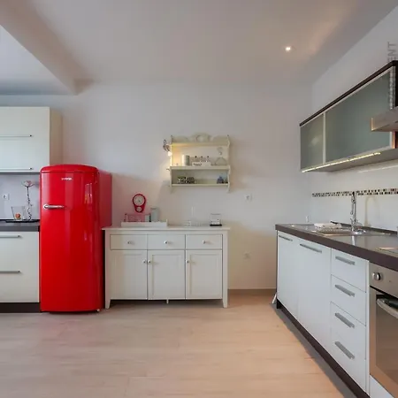 Kaya Apartment *