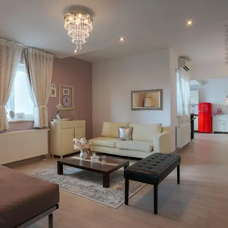 Kaya Apartment Pula